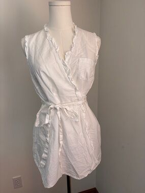 GAP White Sleeveless Wrap Blouse with Tie Waist and Ruffle Trim